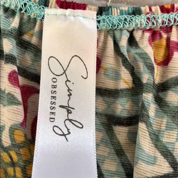 GORGEOUS DRESS - Picture 2 of 5